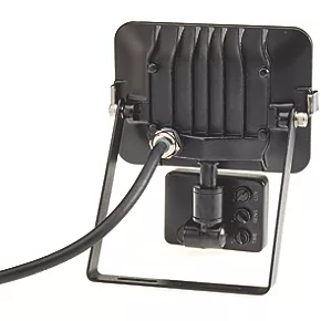 Brackenheath iSpot Outdoor LED Slim Floodlight With PIR Sensor Black 20W 1800lm 3 Brackenheath iSpot Outdoor LED Slim Floodlight With PIR Sensor Black 20W 1800lm - Image 3